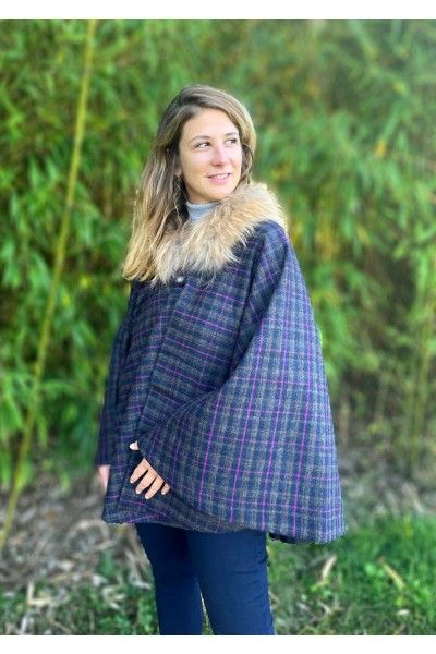 Cape Mahault – Tweed Gris à Carreaux Roses et Bleus | Élégance féminine raffinée – Fabrication française