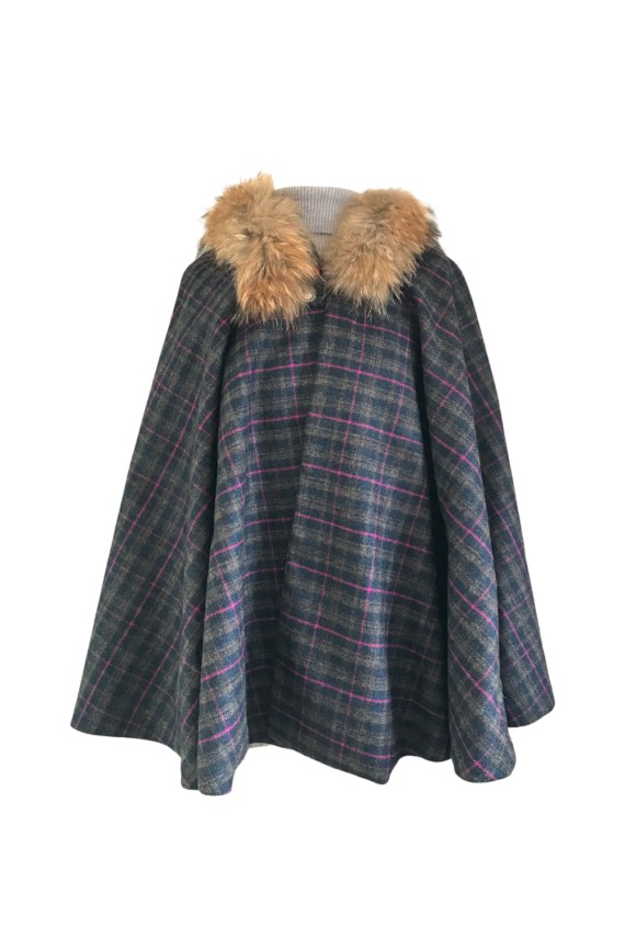 Cape Mahault – Tweed Gris à Carreaux Roses et Bleus | Élégance féminine raffinée – Fabrication française
