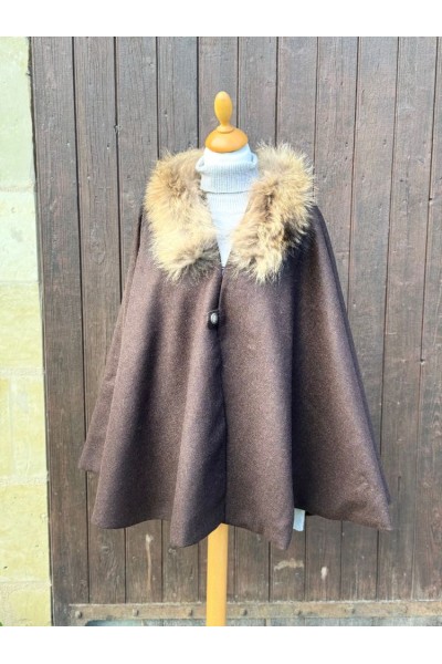 Cape Mahault – Tweed Marron Mocha | Élégance féminine après-chasse – Fabrication française