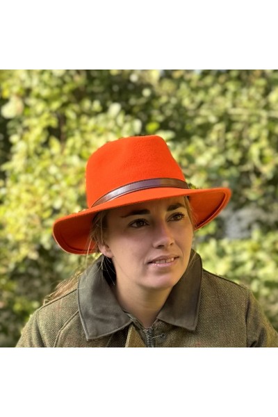 Chapeau en feutre de laine orange – style élégant, imperméable et écrasable