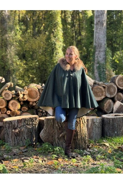 Cape Mahault – Tweed vert loden | Élégance féminine après-chasse
