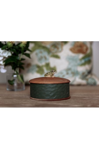 Coffret Grenouille en bois de cerisier sculpté à la main